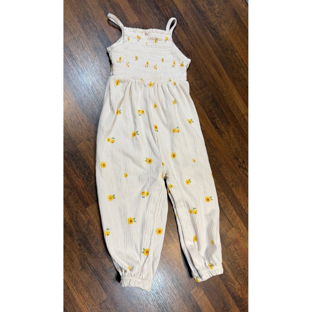 Old navy sunflower smocked jumpsuit size 18/24 months. Spring summer style